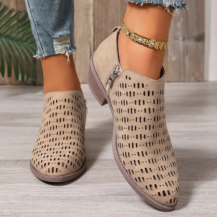 SAVANNAH – CHIC CUTOUT SIDE BOOTIES