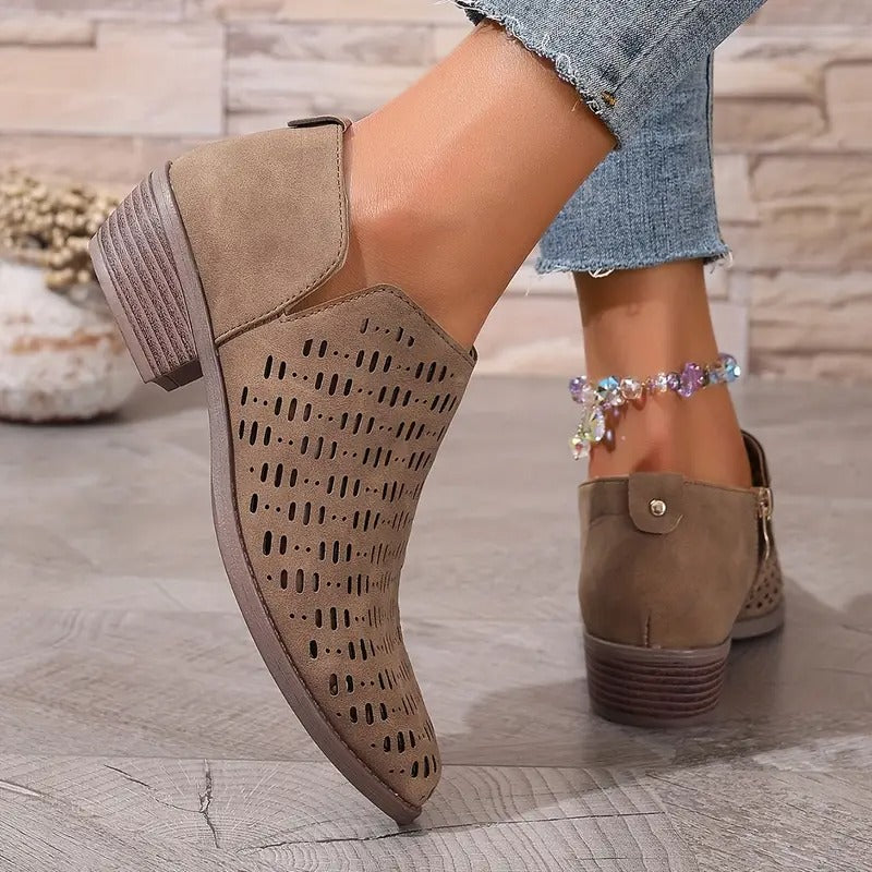 SAVANNAH – CHIC CUTOUT SIDE BOOTIES