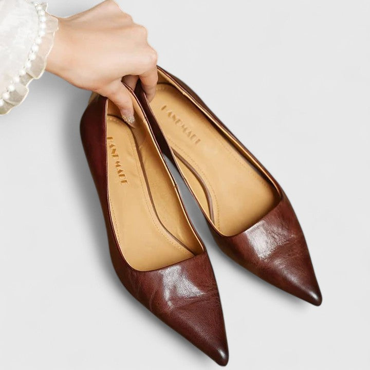 MACKENZIE – ELEGANT LOW-HEEL PUMPS