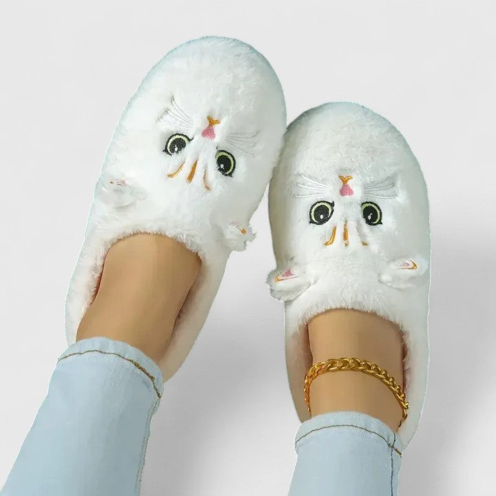 LUCY – COZY CAT FACE SLIPPERS