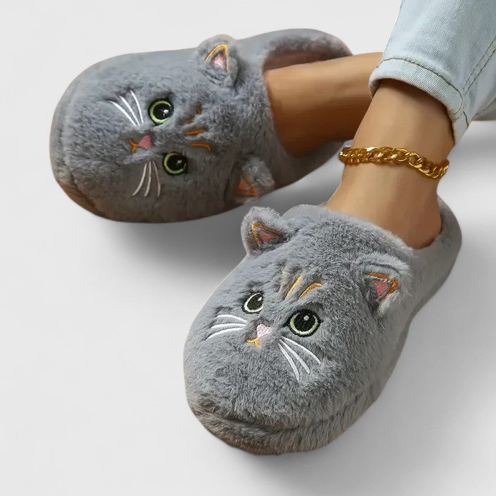 LUCY – COZY CAT FACE SLIPPERS